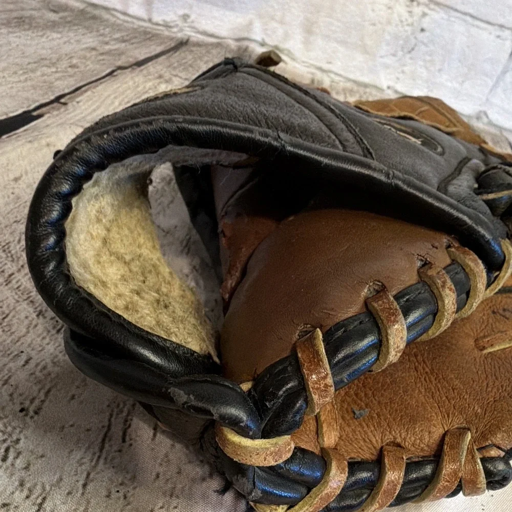 Nike Keystone Diamond Ready Youth Baseball Glove 11 KDR 1100 RHT